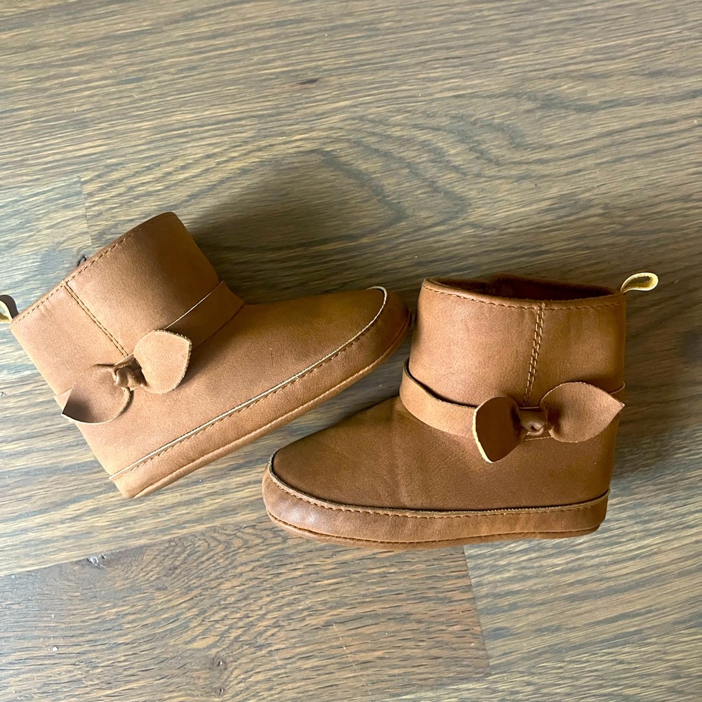 Oshkosh B’Gosh toddler boots